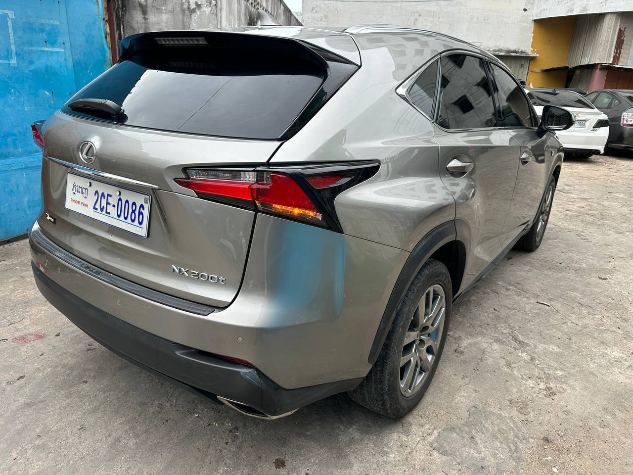 Lexus NX 200T 2015 ប៊ូតុង៤ 