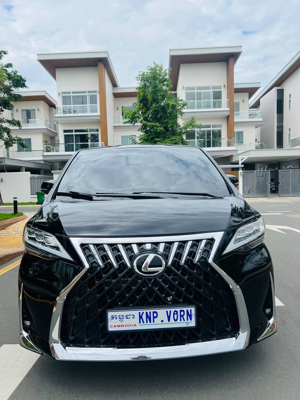 Alphard up LM year 2015