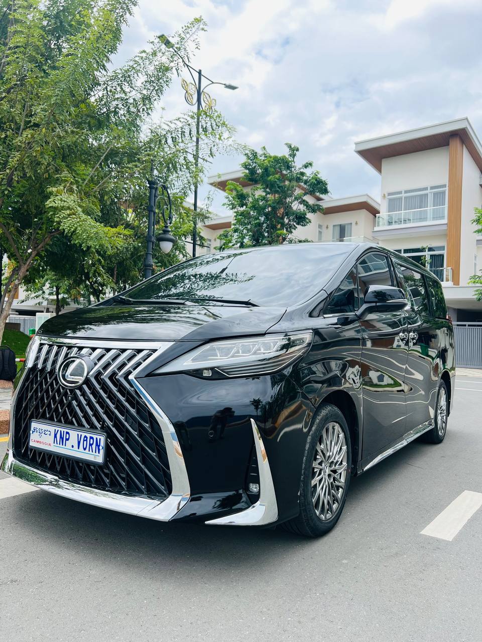 Alphard up LM year 2015