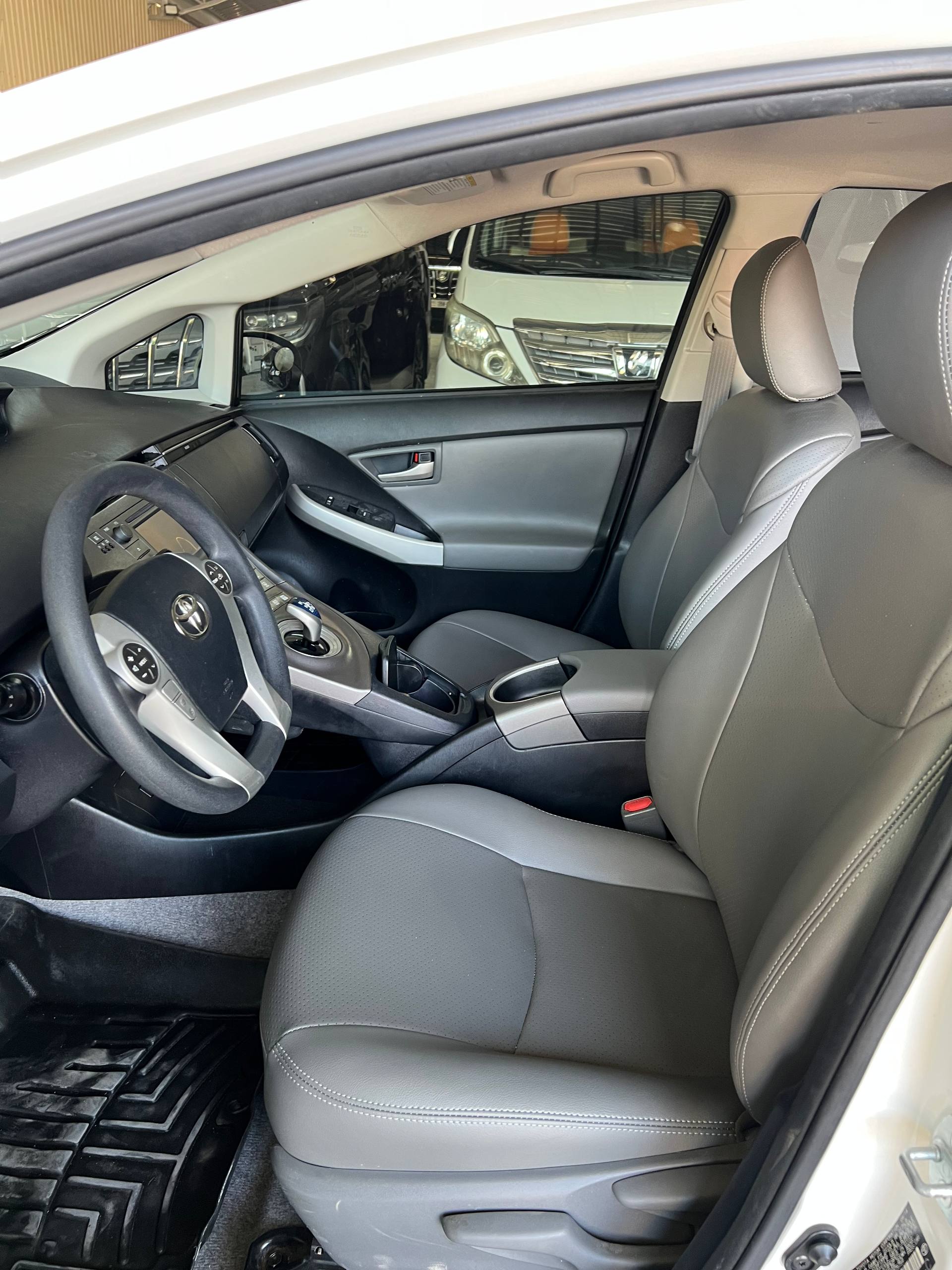 Prius 2010 ក្រដាសពន្ធពណ៍ស អប់សិន3 ទឹកថ្នាំសុី សំបុកឃ្មុំសុីន អូតូឆែកខ្ពស់
