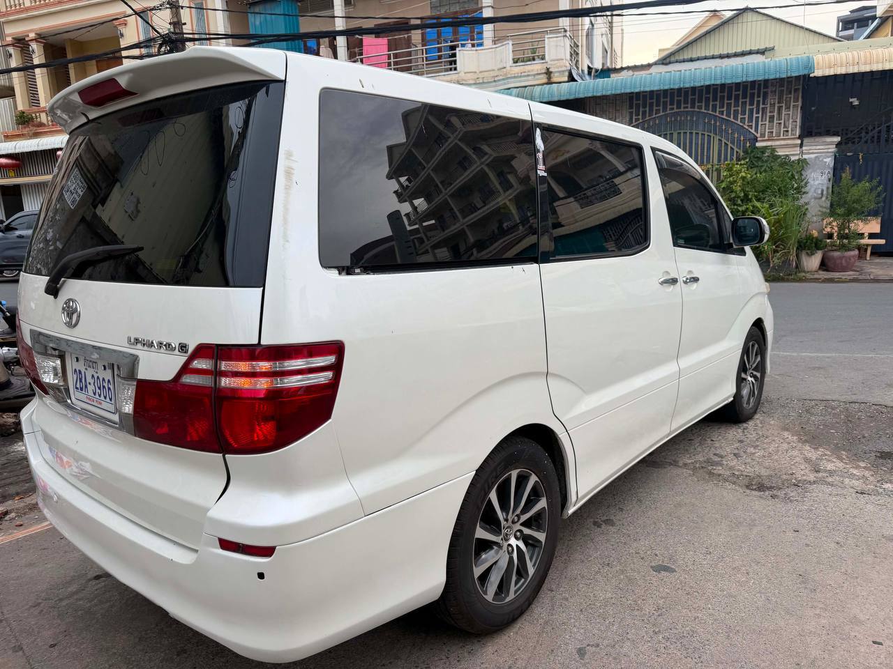 Toyota Alphard 05