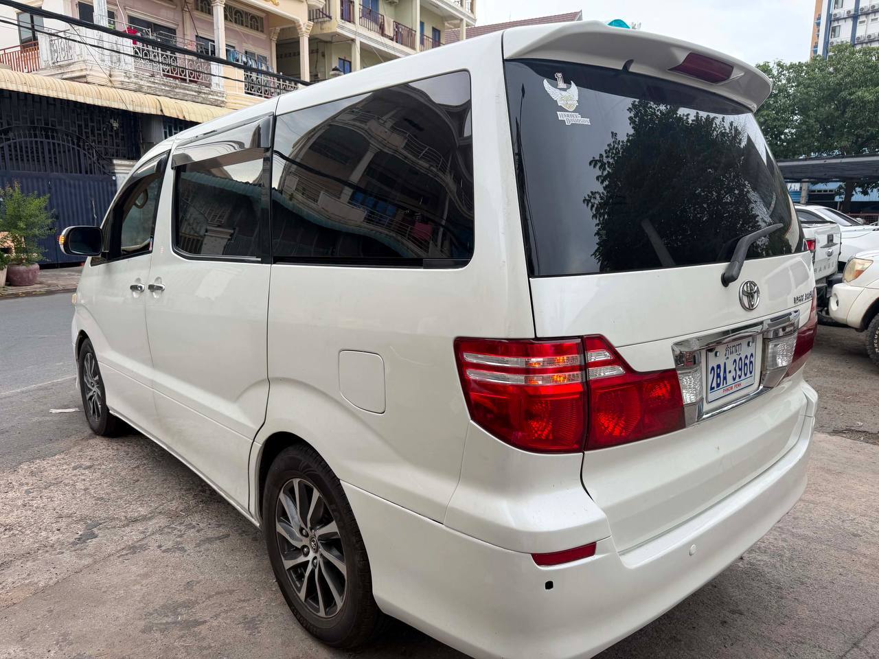 Toyota Alphard 05