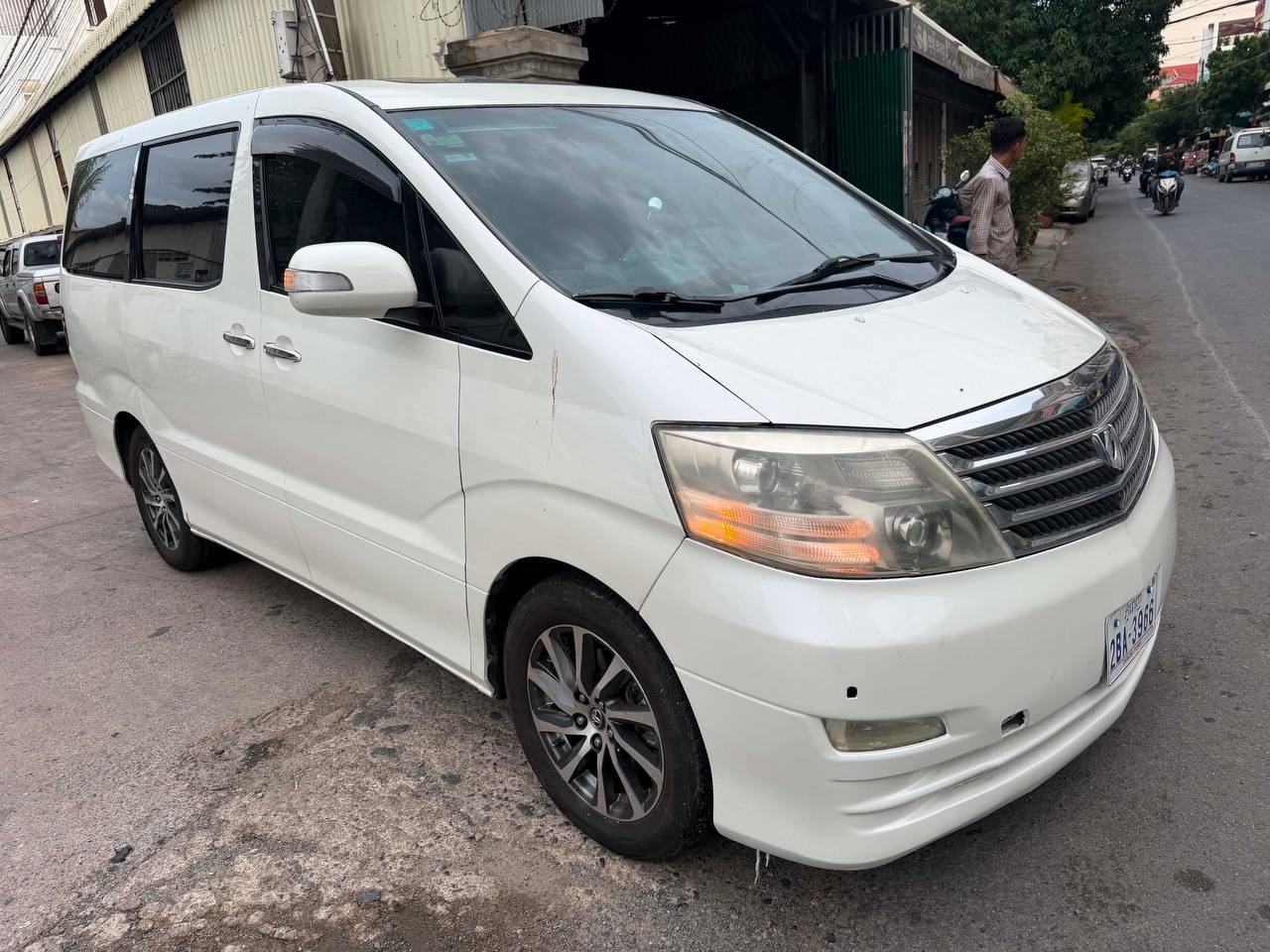 Toyota Alphard 05