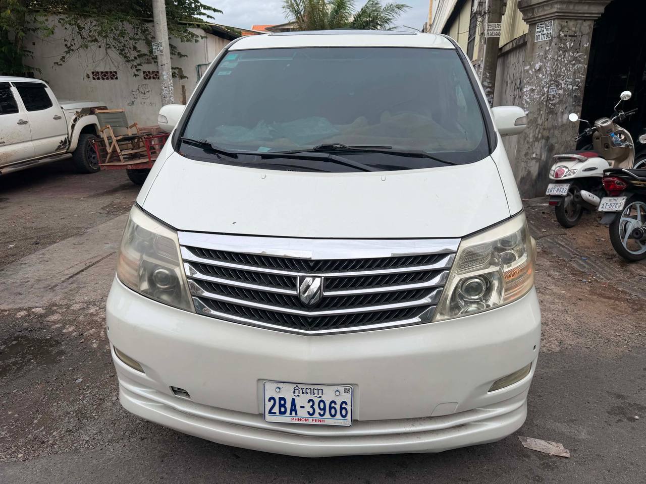 Toyota Alphard 05