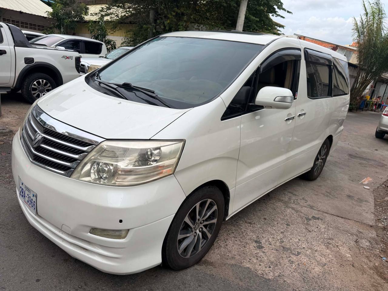 Toyota Alphard 05