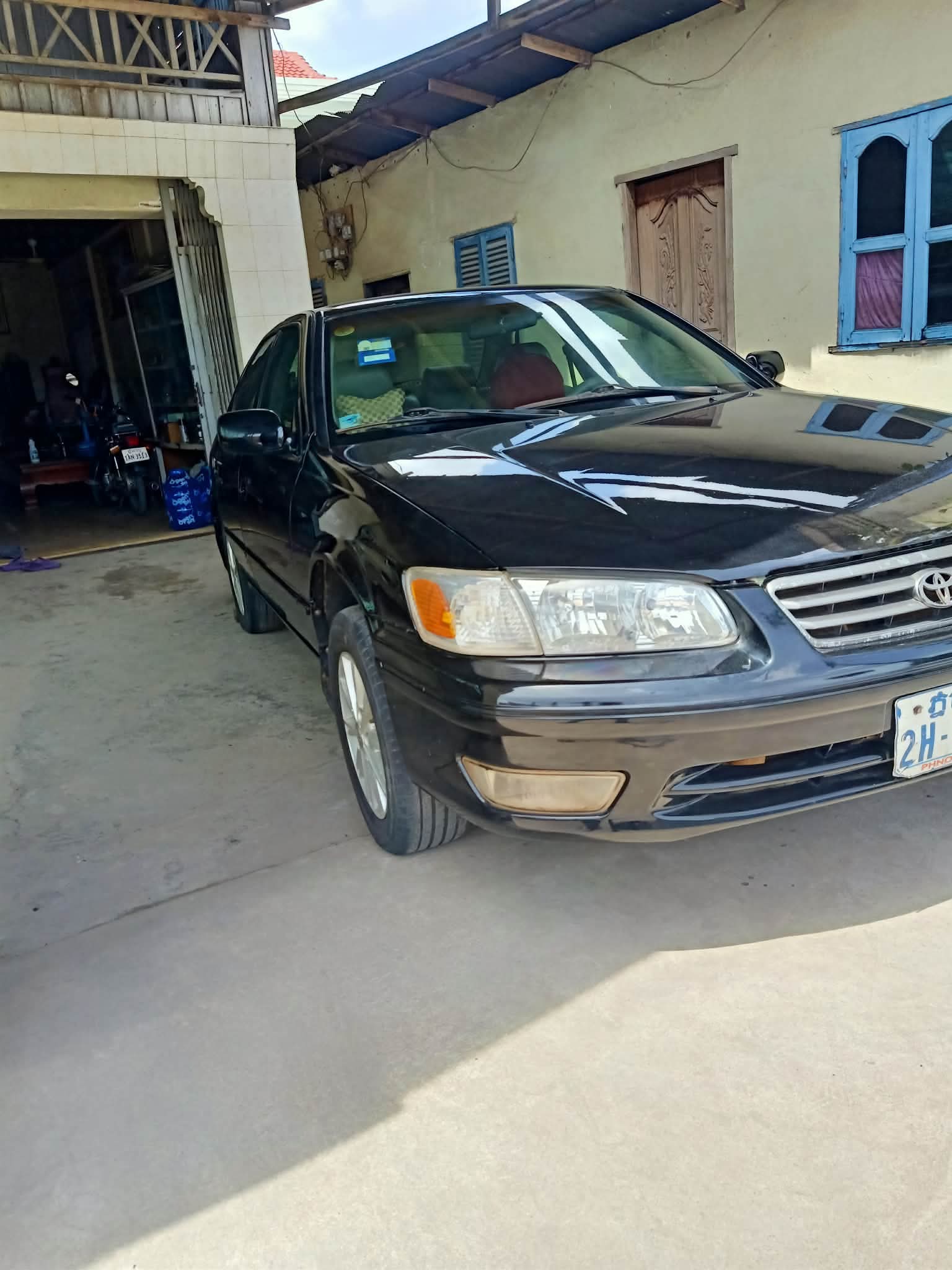 Camry 1999 ឆ្លាម ពណ៍ខ្មៅ ឡានស្អាត