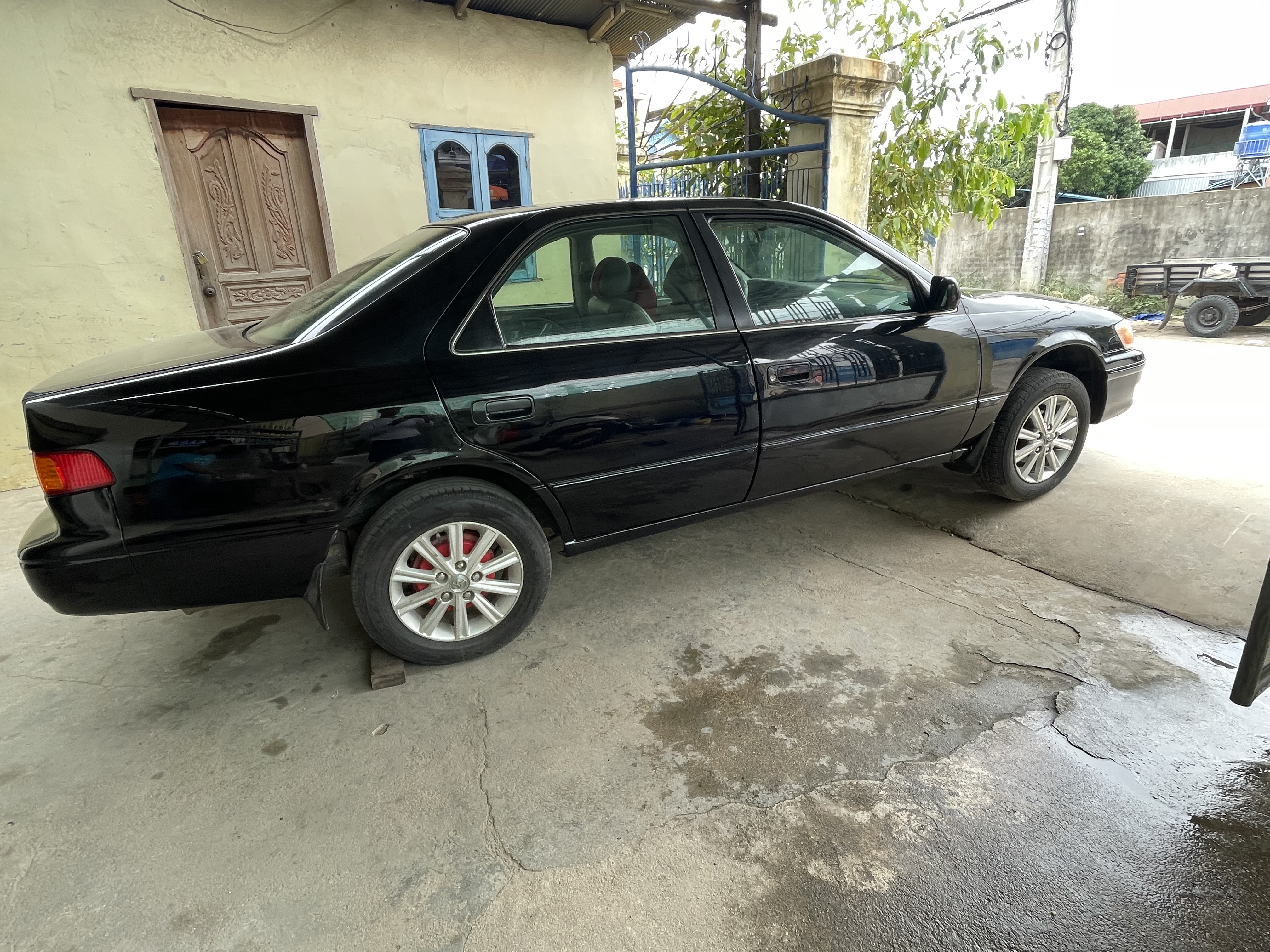 Camry 1999 ឆ្លាម ពណ៍ខ្មៅ ឡានស្អាត