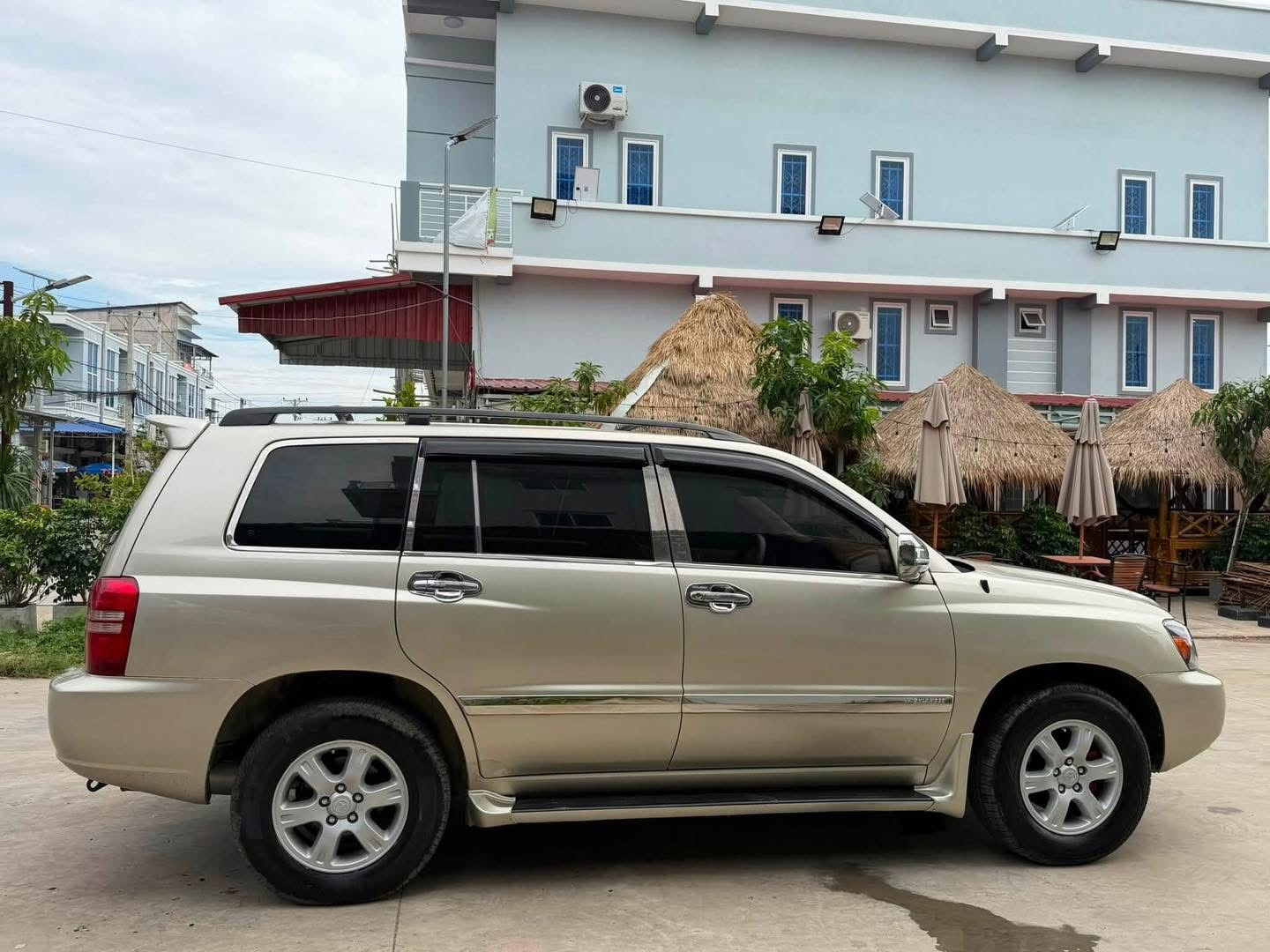 Highlander 2001 V4 ប៉ុង១ ទឹកមាស