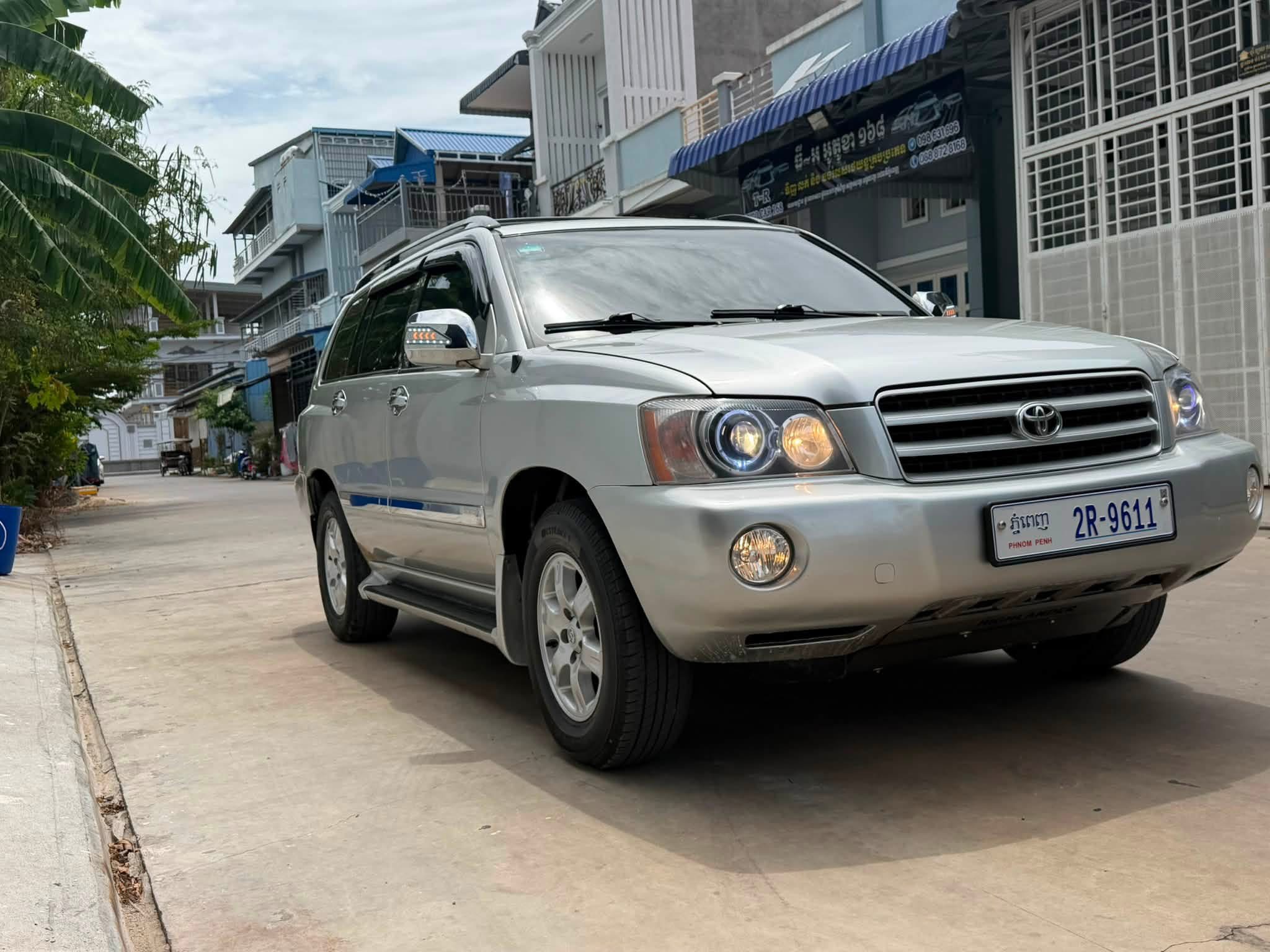 លក់ Highlander 2002 V4 ប៉ុង១ ទឹកប្រាក់