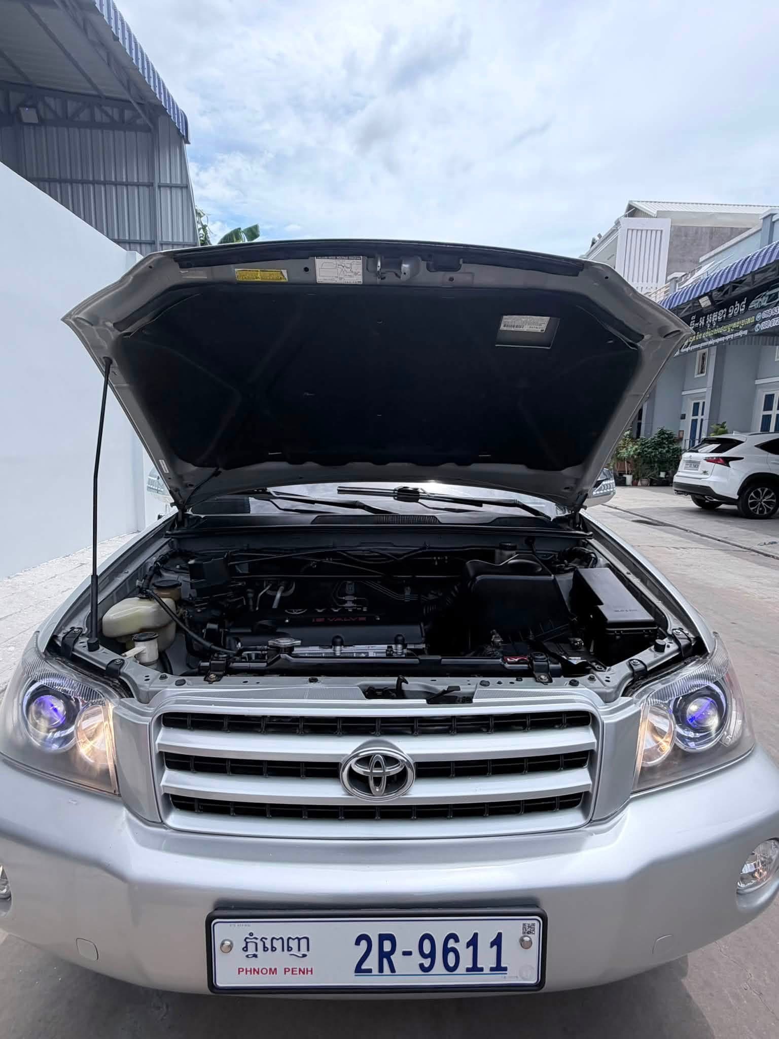 លក់ Highlander 2002 V4 ប៉ុង១ ទឹកប្រាក់