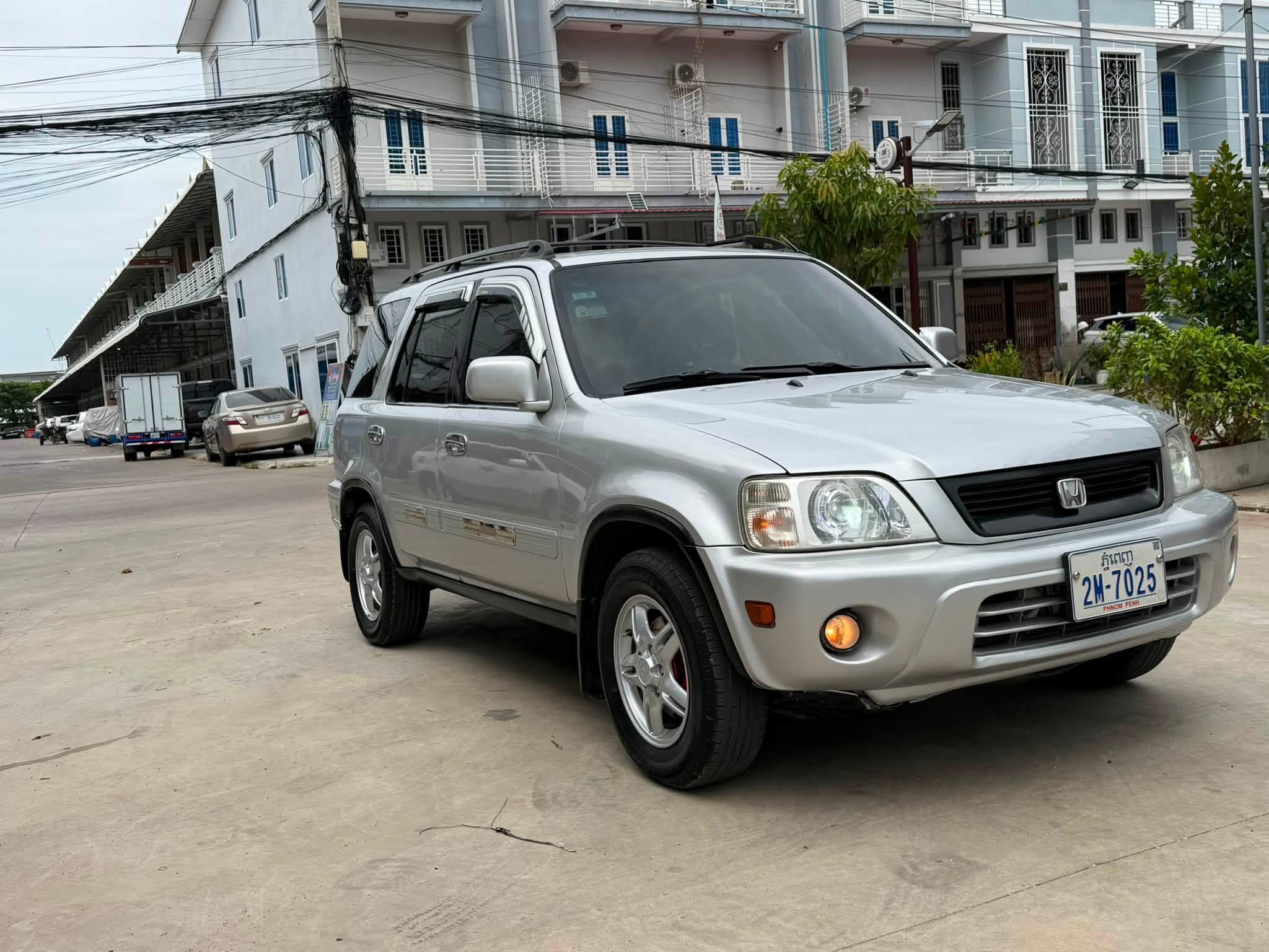 Honda CRV ឆ្នាំ 99 ប៉ុង sទឹកប្រាក់