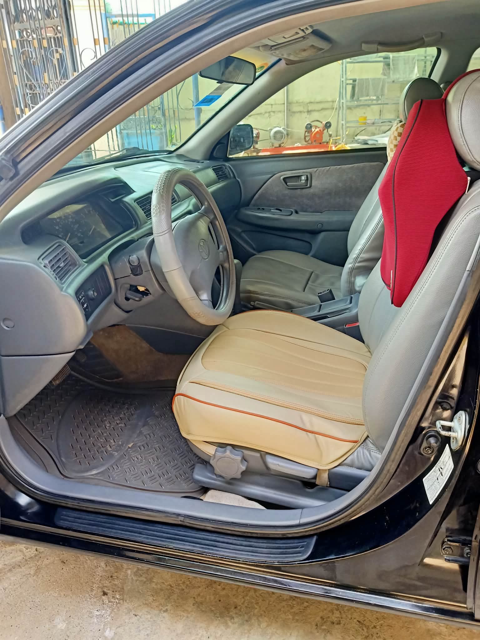Camry ឆ្លាម ឆ្នាំ 99 ពណ៍ខ្មៅ ឡានស្អាត