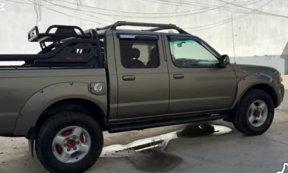 Nissan Frontier ឆ្នាំ 2001 ប៉ុង2 Auto 