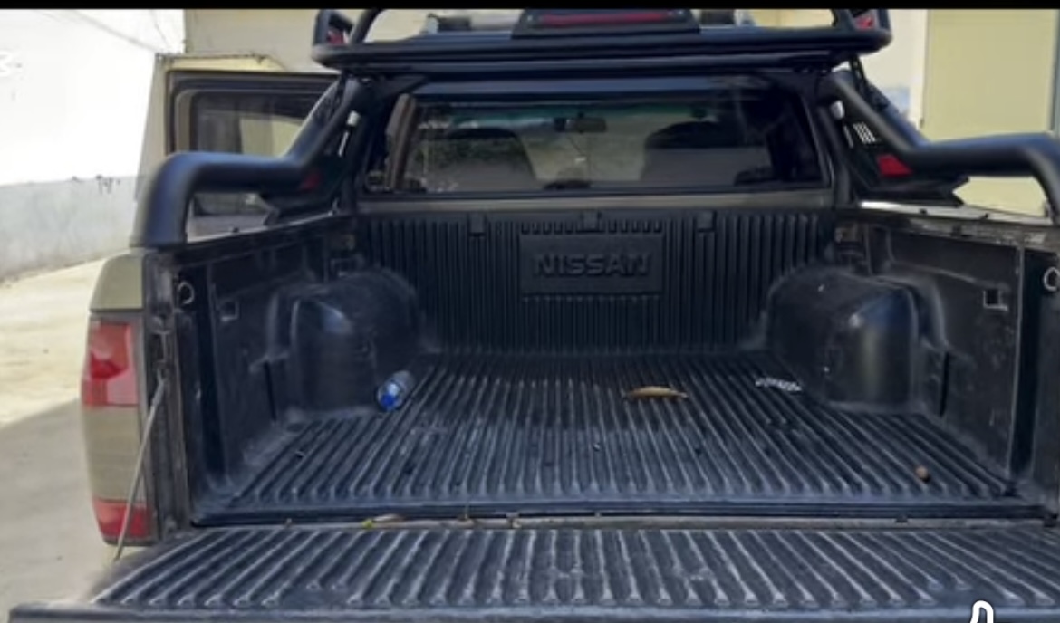 Nissan Frontier ឆ្នាំ 2001 ប៉ុង2 Auto 