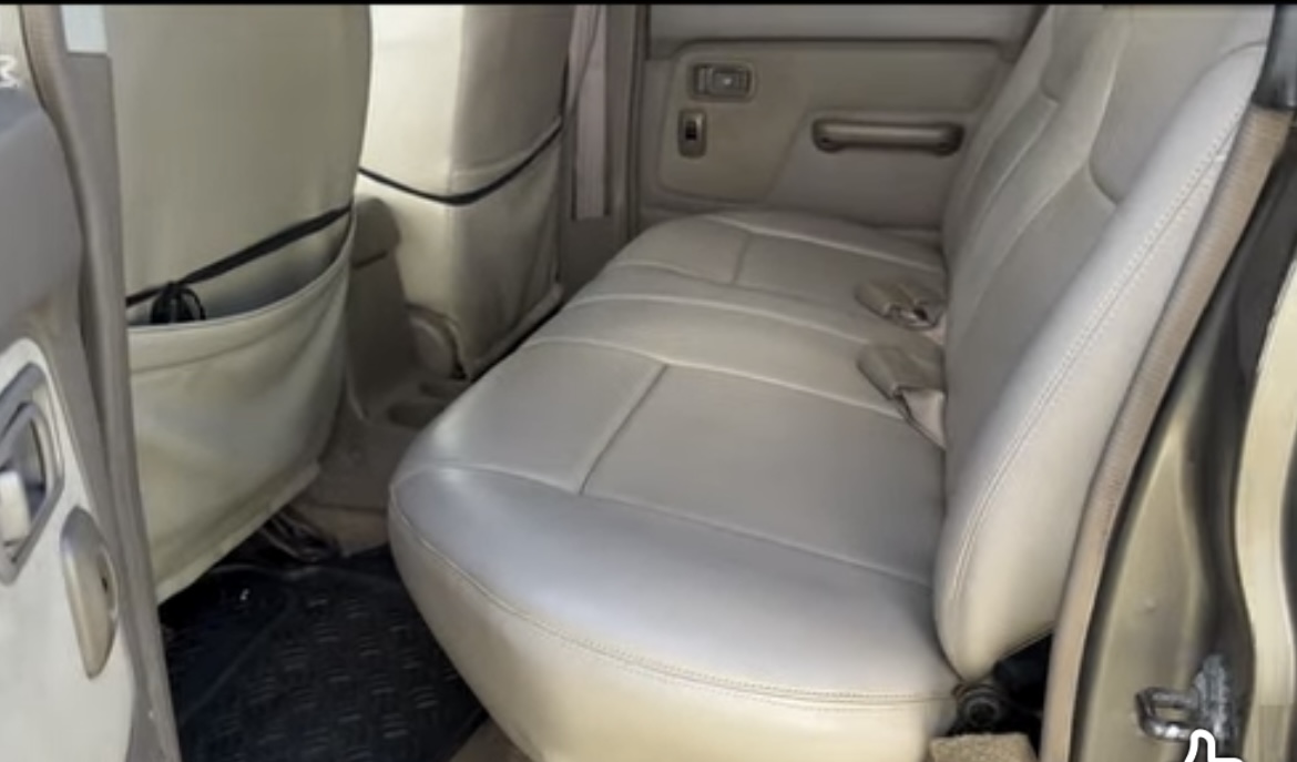 Nissan Frontier ឆ្នាំ 2001 ប៉ុង2 Auto 