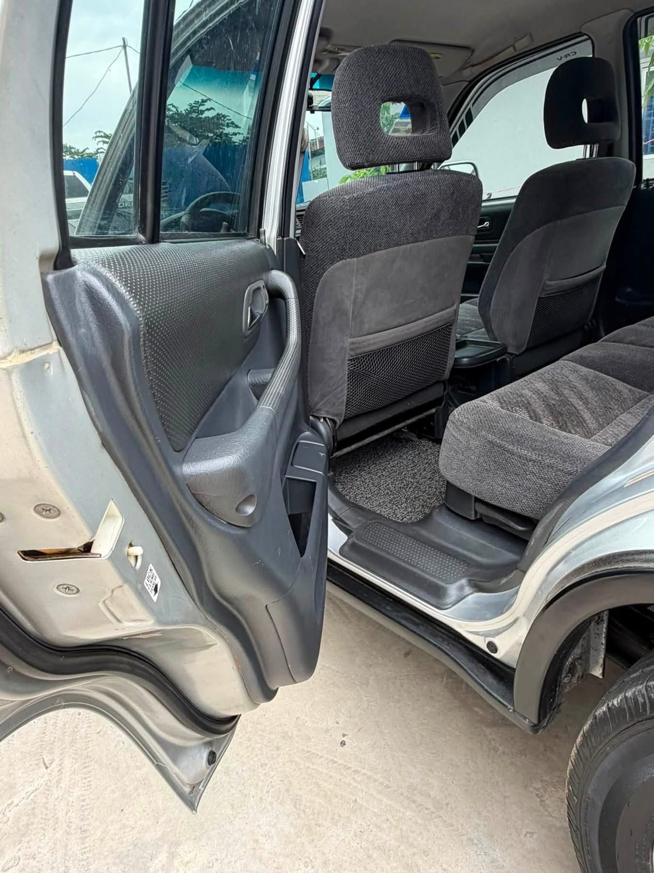 Honda CRV ឆ្នាំ 99 ទឹកប្រាក់ ថ្មីណាស់