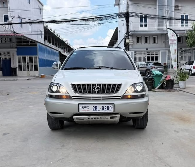 Lexus Rx300 ឆ្នាំ 2001 ប៉ុង១ ថ្មីណាស់