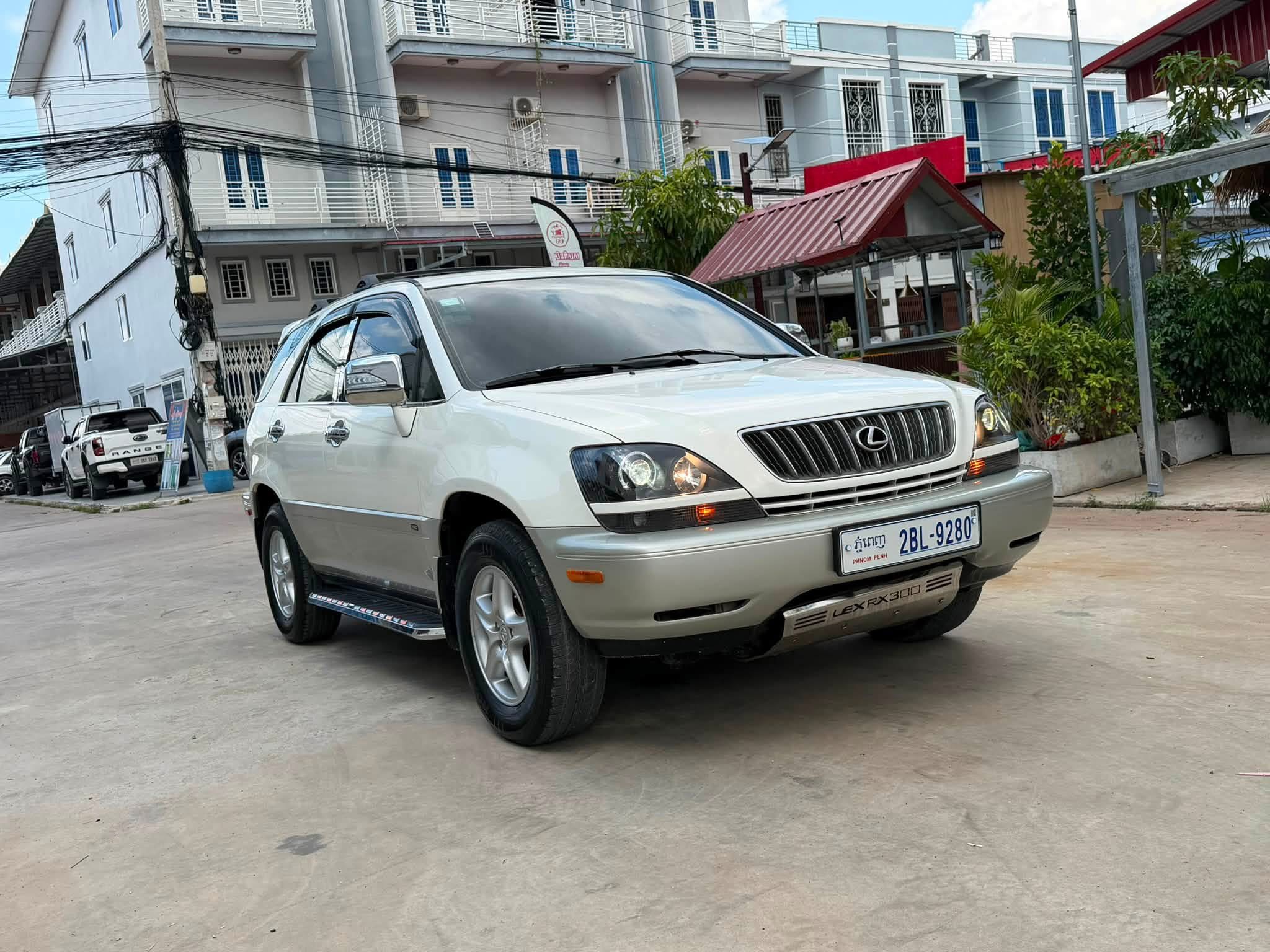 Lexus Rx300 ឆ្នាំ 2001 ប៉ុង១ ថ្មីណាស់