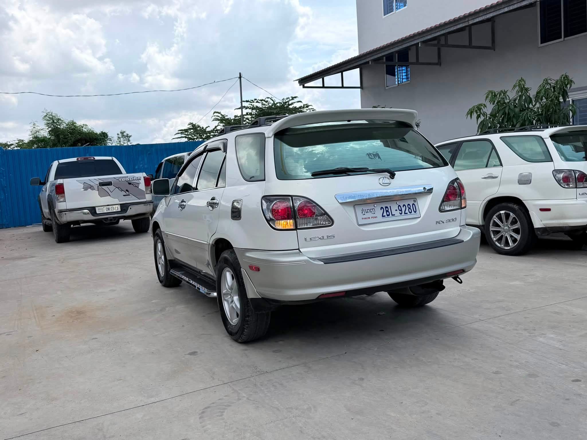 Lexus Rx300 ឆ្នាំ 2001 ប៉ុង១ ថ្មីណាស់