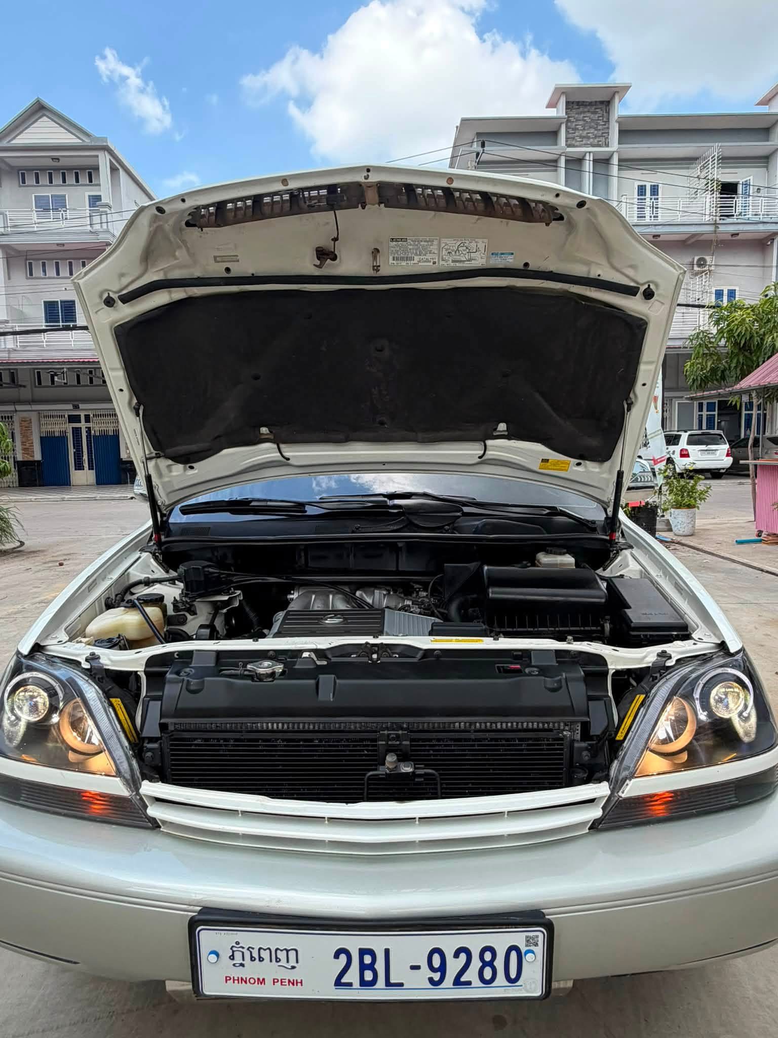 Lexus Rx300 ឆ្នាំ 2001 ប៉ុង១ ថ្មីណាស់