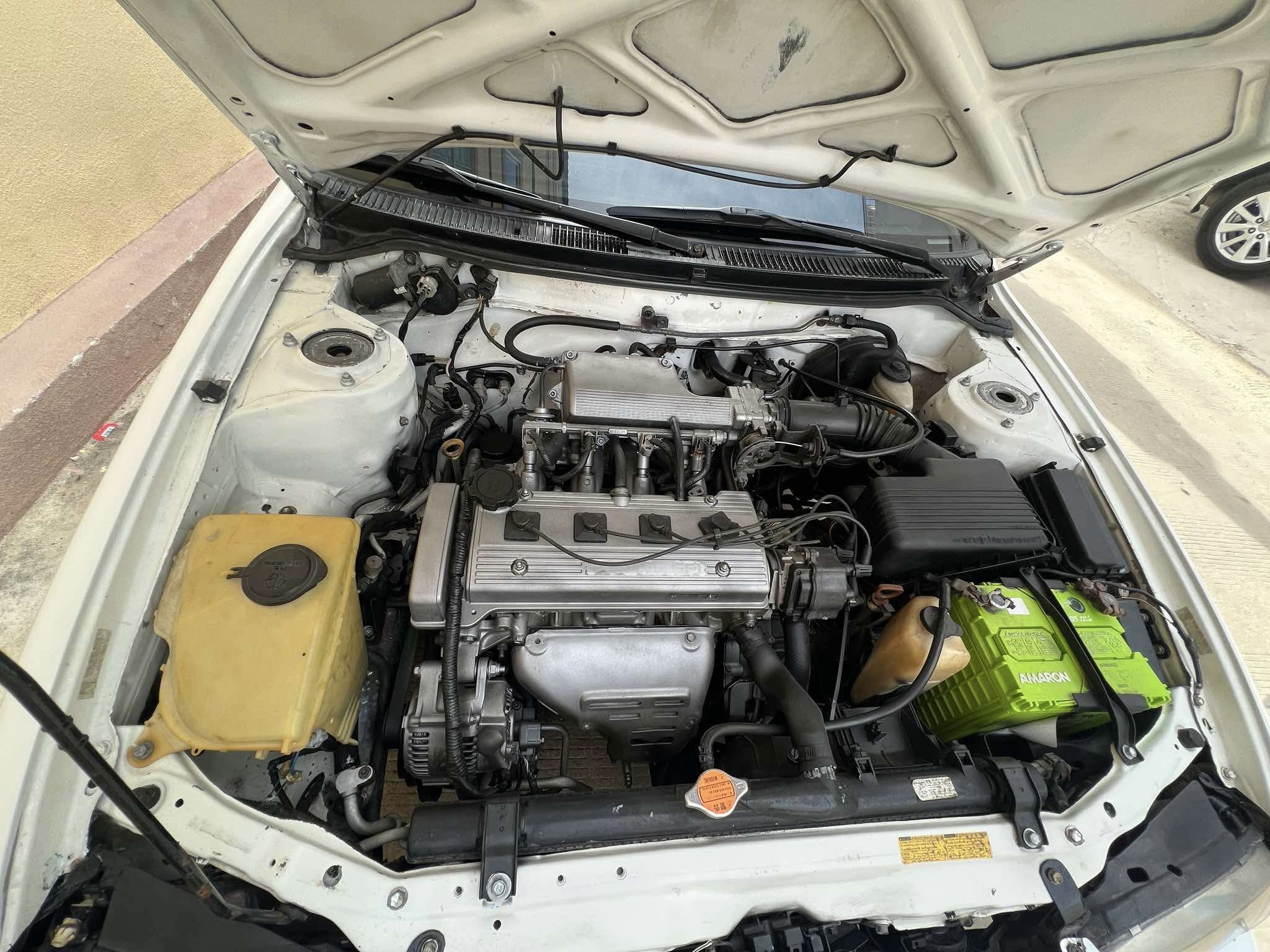 Corolla ឆ្នាំ 1994 ពណ៍ស រៀបចំហើយ