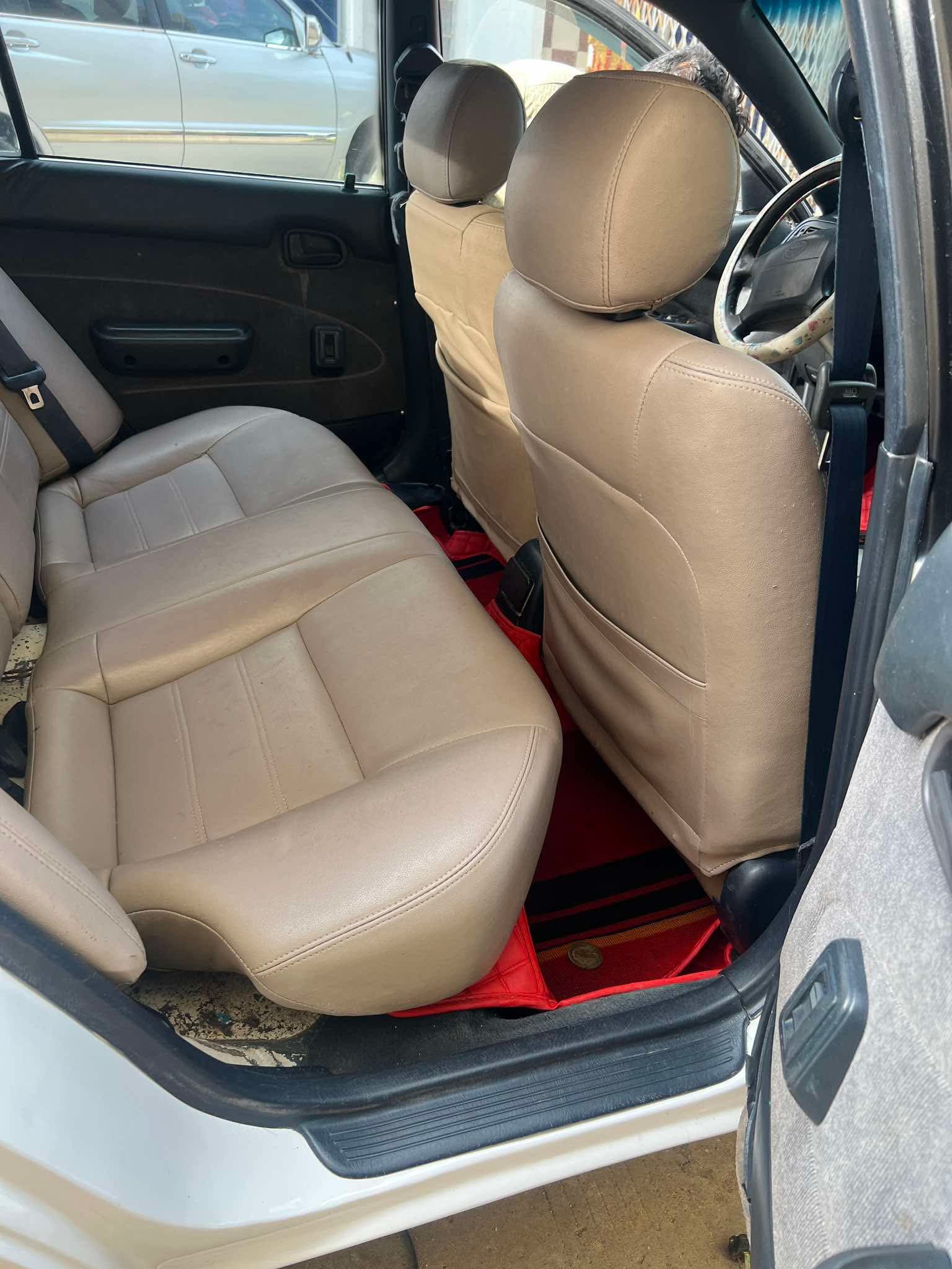 Corolla ឆ្នាំ 1994 ពណ៍ស រៀបចំហើយ