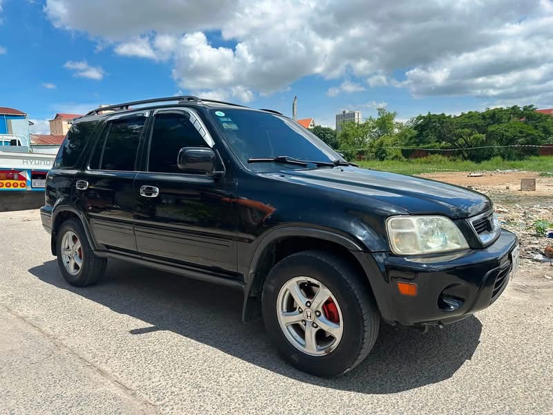 Honda CRV ឆ្នាំ 98 ពណ៍ខ្មៅ