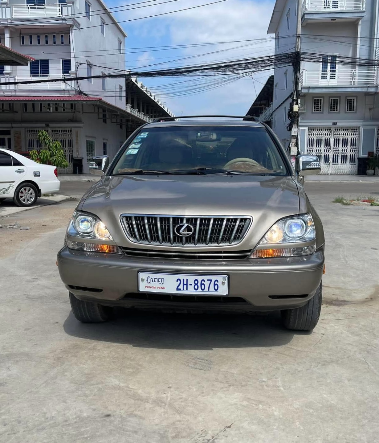 Lexus rx300 ឆ្នាំ 2001 ប៉ុង១ ថ្មីណាស់