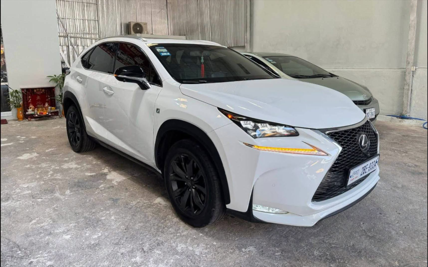 Nx200t 2016 F Sport ប៉ុង១ ហ្សុីនមួយជុំ