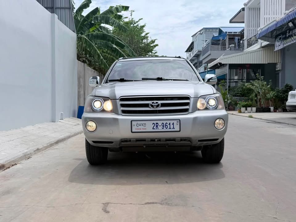 លក់ Highlander 2002 V4 ប៉ុង១ ទឹកប្រាក់